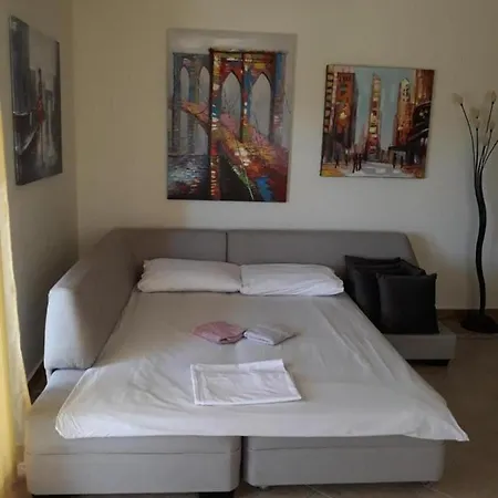 The Pearl Apartman Néa Péramos