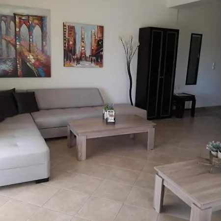 The Pearl Néa Péramos