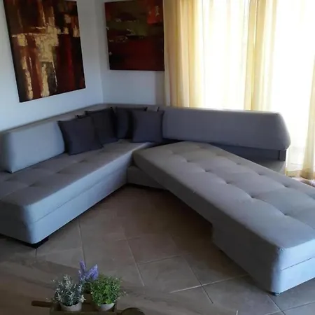 The Pearl * Néa Péramos